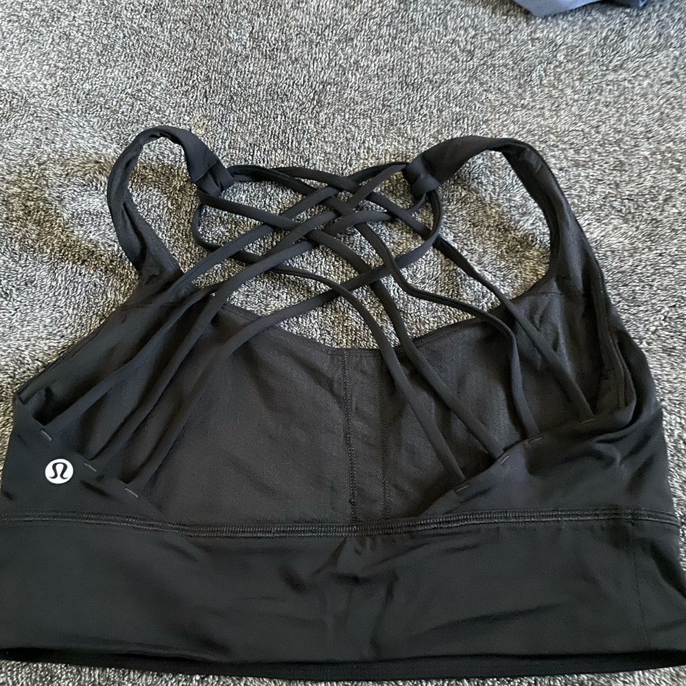 Lululemon sports bra